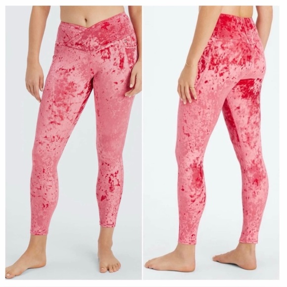 Legging Fabletics Femme – Velours écrasé Rouge Fraise – Taille M – Neuf Avec étiquettes